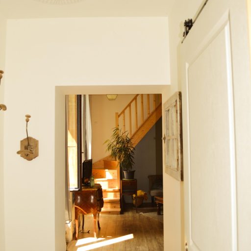 gite-civrac-blaye-entree-ferme-bras-de-fer-1-5