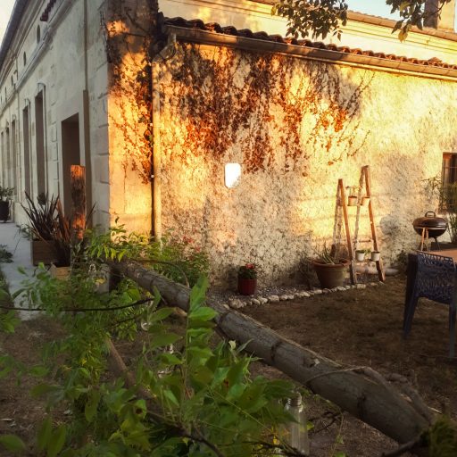 gite-civrac-blaye-jardin-ferme-bras-fer-1-2